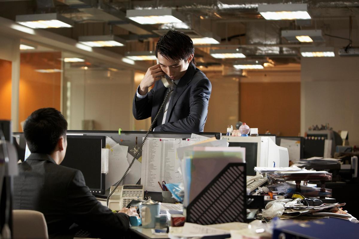 7180jyp's tweet photo. [The boss's usual move is to scold the lazy staff harshly. The team now needs to adjust their pace and get their work done efficiently.] https://t.co/OXYRWK50fg
