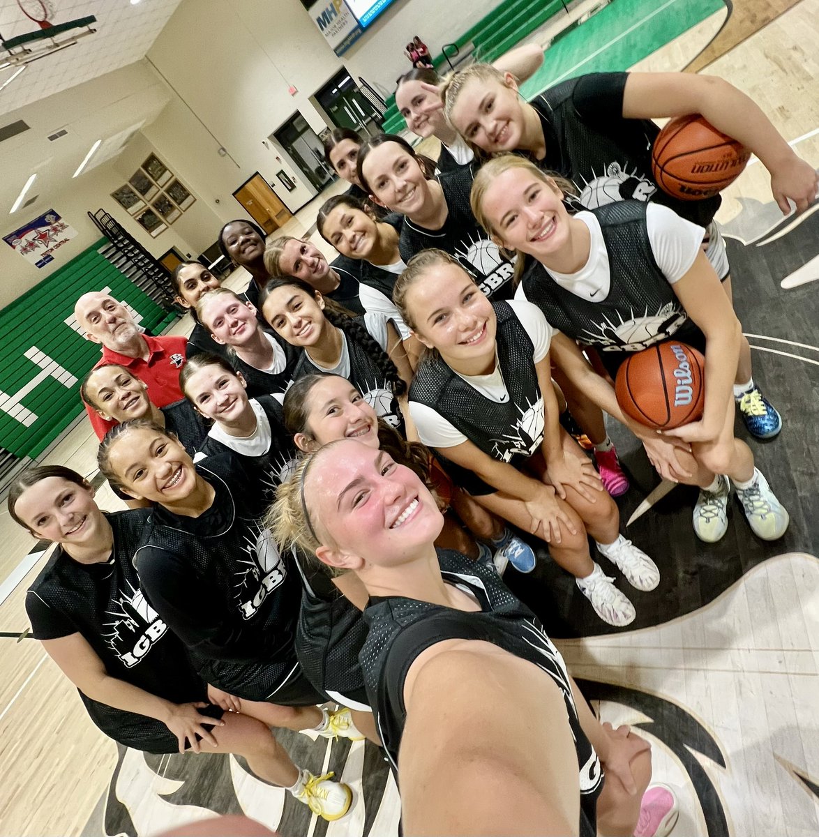 coachbgorman's tweet photo. #IGBRR All IN Showcase #PPC26
🤩 Some serious talent in the gym 🤩
Thank You so much @coachbeckett
for putting this great event on today! https://t.co/VRrkHc5Si3