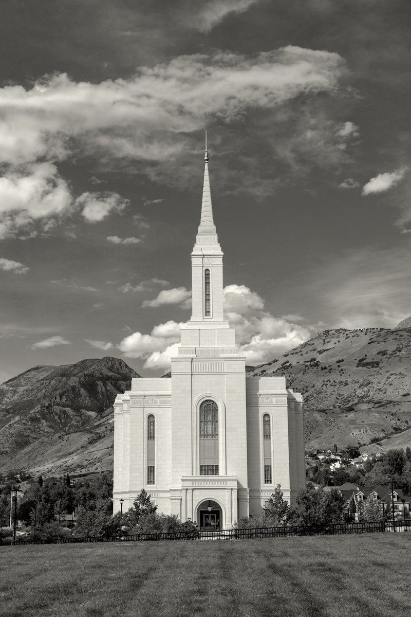 ChristianP60504's tweet photo. The Lindon Utah temple 
#LDS #LDSX #LDX https://t.co/is5ZXKduRL