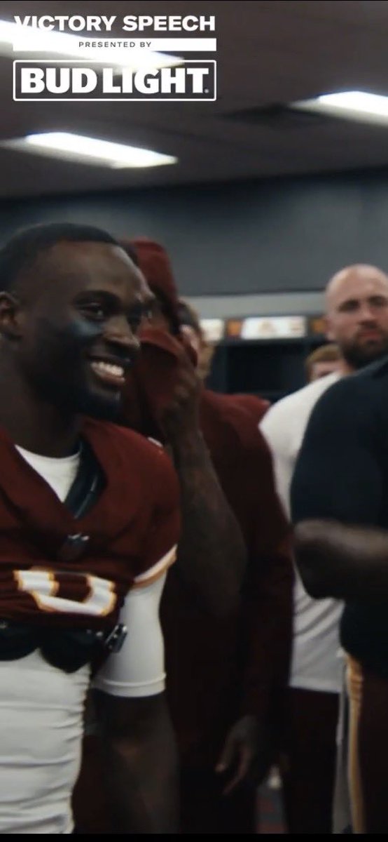 wicccsterr's tweet photo. fuck he smiling for https://t.co/7YwgP2Lczj