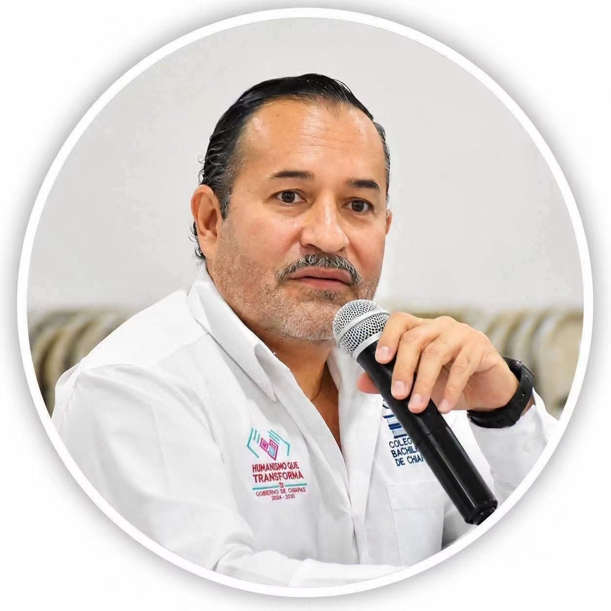 GabyCoutino's tweet photo. En #Chiapas ya se tomaron medidas contra el #Violentador y #Feminicida en potencia #UlisesGrajalesNiño. 
En el @cobachchiapas preparan su renuncia. 
En la @FGEChiapas inician la carpeta de investigación. Grajales Niño era hasta hoy el director de vinculación del #COBACH y le propinó una golpiza con extrema violencia a su pareja. 
No le funcionaron sus “contactos de alto nivel. Le llegó la #Justicia