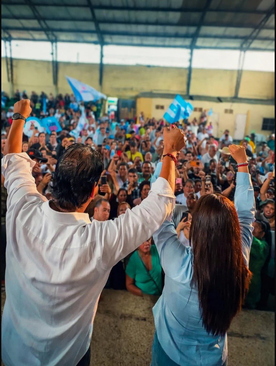 SofiaEspinRC's tweet photo. La fuerza nace en el territorio: cuando la gente se organiza, participa y trabaja unida, cada comunidad se vuelve más fuerte. ✊🏼

Porque organizados podemos transformar nuestras realidades y construir juntos.

#GuayasVencerá #GuayaquilVencerá https://t.co/Ifnodh05X3