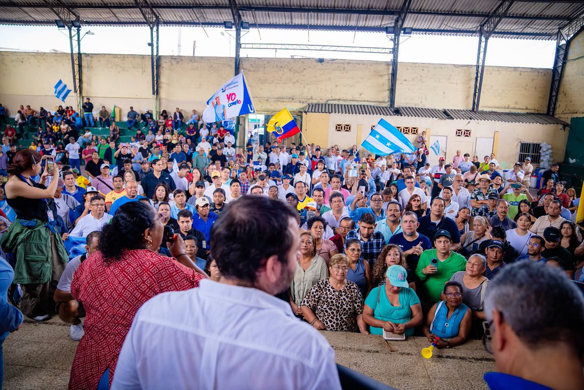 SofiaEspinRC's tweet photo. La fuerza nace en el territorio: cuando la gente se organiza, participa y trabaja unida, cada comunidad se vuelve más fuerte. ✊🏼

Porque organizados podemos transformar nuestras realidades y construir juntos.

#GuayasVencerá #GuayaquilVencerá https://t.co/Ifnodh05X3