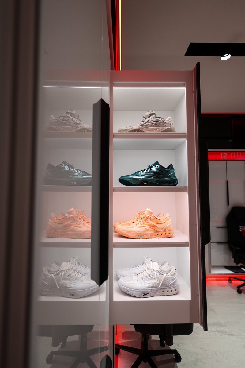 chicagobulls's tweet photo. Locker room refresh at the AC 🔥 https://t.co/lle885Ypjo
