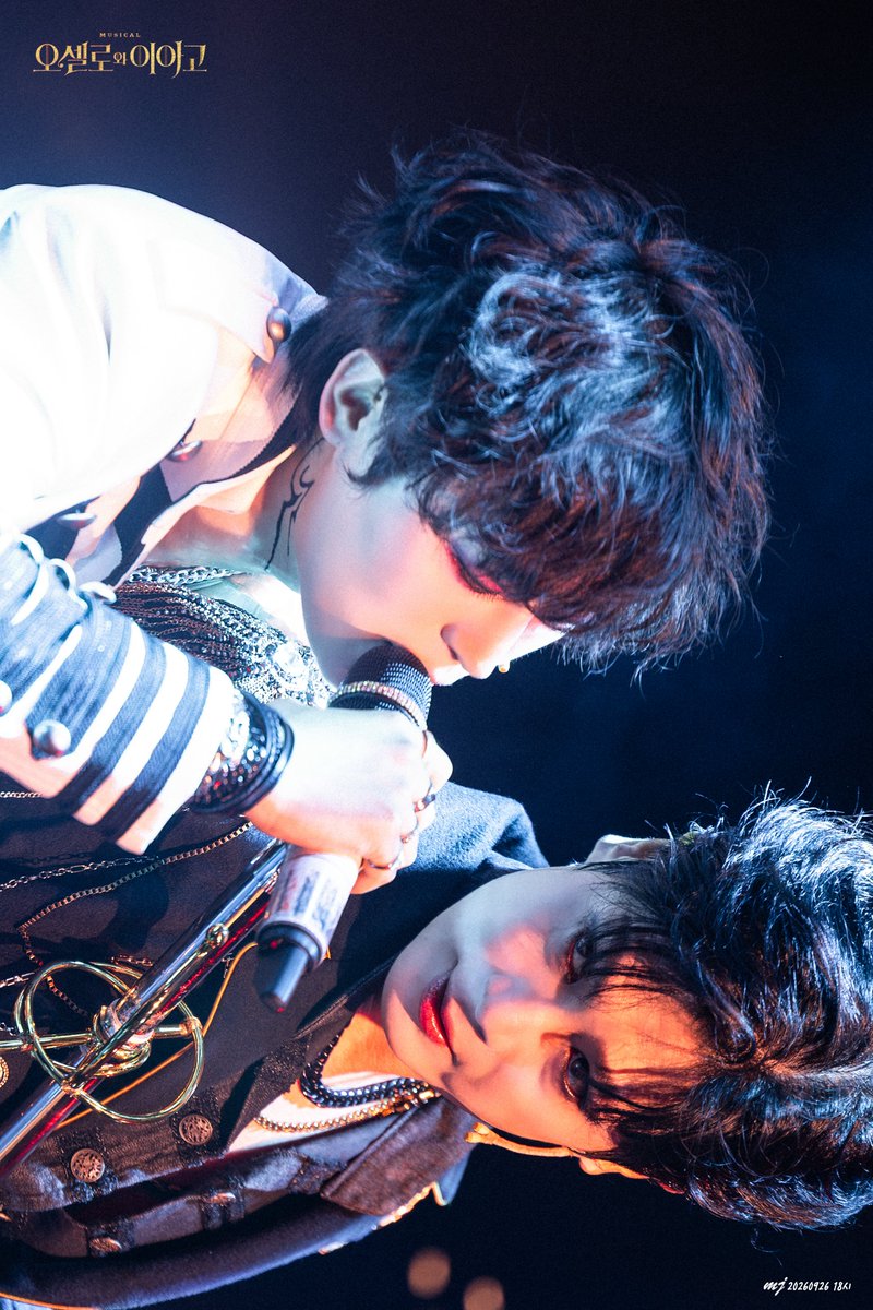 MJ_PlayPic's tweet photo. 오셀로와 이아고 20260926 18시
스페셜 커튼콜
M7. 질투를 조심하라

이아고 役 김경록 배우
오셀로 役 박규원 배우 https://t.co/clLdgSIgsI