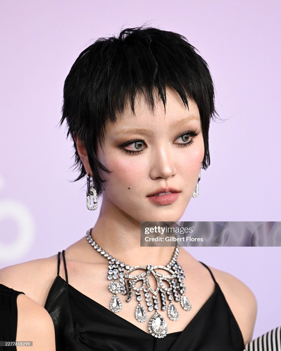 cosmicxgals's tweet photo. I LOVE A FIERCE PIXIE https://t.co/jIVWw4V82t