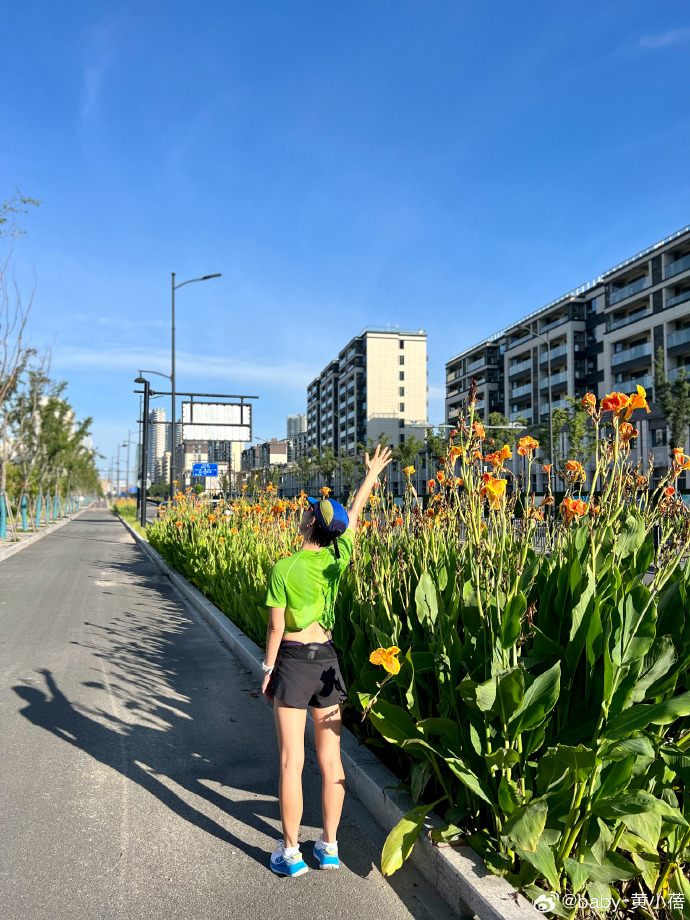 Handwy7's tweet photo. Hoy dedica 30 minutos a caminar, bebe 2 litros de agua y evita las comidas procesadas. Pequeos pasos para una vida más saludable. https://t.co/HeJXt6YF7L