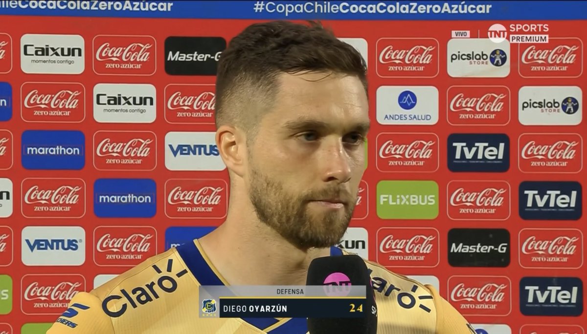 DiegoConstanzo's tweet photo. “Déjame mandarle un saludo grande a los inoperantes e ineficientes de la ANFP y la Federación. Espero que hayan disfrutado de este día histórico y vergonzoso para el fútbol nacional”

Diego Oyarzún, capitán de Everton post encuentro con Universidad de Chile. https://t.co/UcNr91dq6F