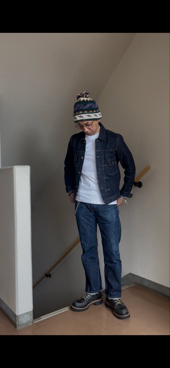 nextone1977's tweet photo. 162低身長、おじさんで…デニデニ避け続けて来たが…やるなら今しかねぇ♪と黒板五郎氏に後押しされて頑張るエゾカジ💪

Cap: Knit Hat
 Inner: Hanes BEEFY-T
 Tops: TCB jeans
 Bottoms: RRL
 Shoes: Red Wing
#TCBjeans #RRL #RedWing #HanesBeefy #靴好き #古着 https://t.co/1BIlQhkhMm