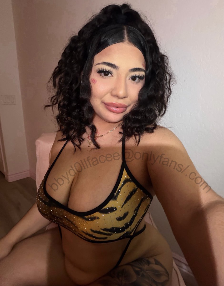 bbyd0llface's tweet photo. wataa do you like girls with curly hair? https://t.co/kMXnr9TEGK