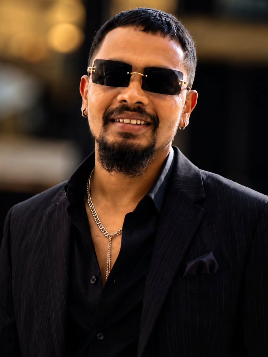 andersonsandi29's tweet photo. #MensFashion #MensStyle #GentlemanStyle #StreetStyle #FashionPortrait PortraitPhotography PortraitMode CinematicPortrait StyleInspiration MensOutfit BlackSuit SuitStyle LuxuryStyle ClassyStyle Aesthetic CinematicVibes MoodyPortrait UrbanStyle https://t.co/wRcJsgTA6Z