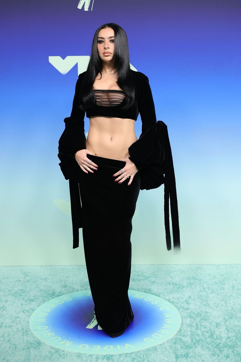infocharlixcx's tweet photo. Charli xcx attends the 2026 MTV Video Music Awards. https://t.co/crzjcl1xQW