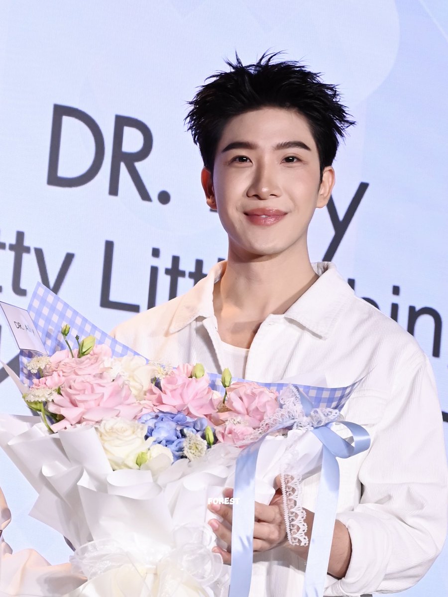 FOREST_meowww's tweet photo. ตาเปล่งแสง😻

@myktnw 

Pretty Little Things With Khaotung 

#DrAllyXKhaotung https://t.co/RCrJo4YSjI
