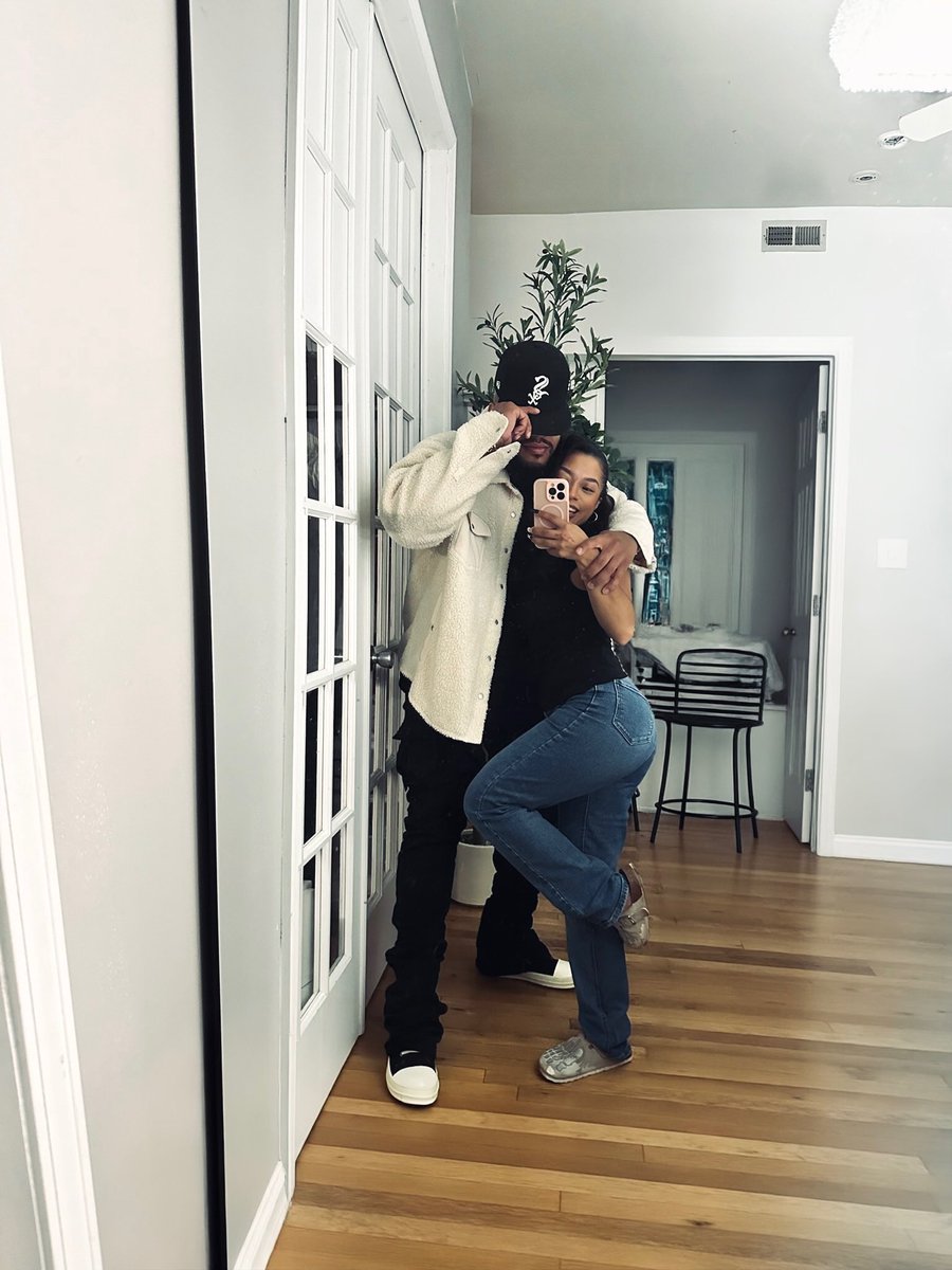 SillyBaby2396's tweet photo. Mom and dad… https://t.co/fKBr5axHB4