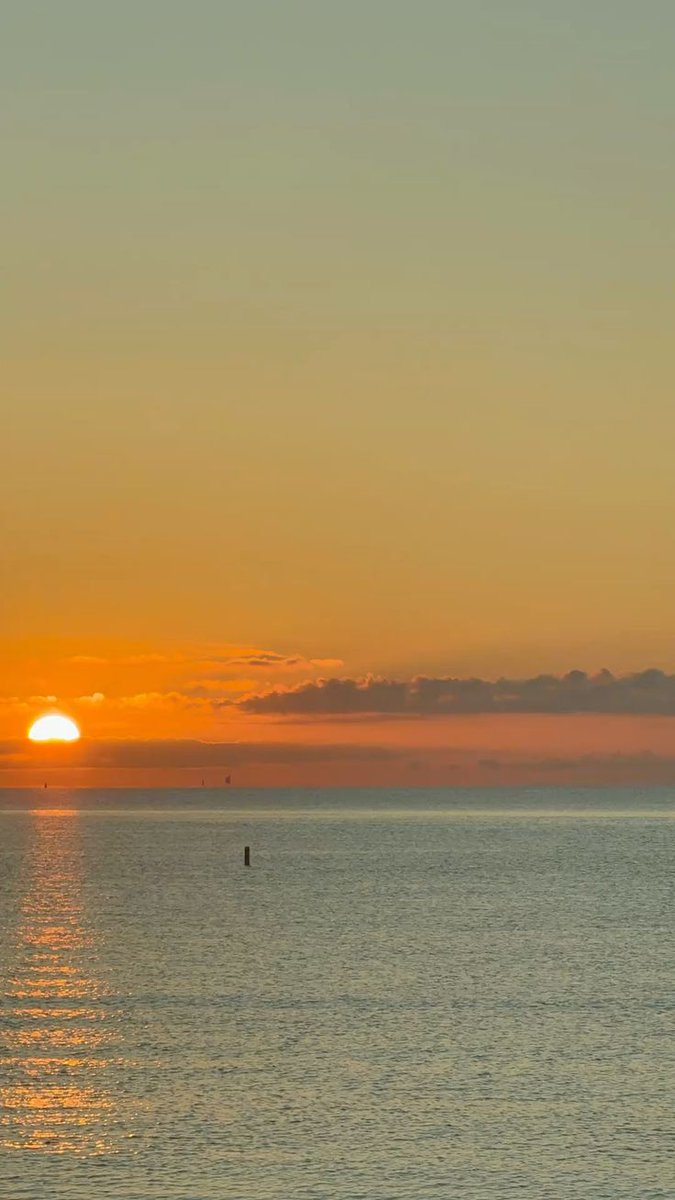 purelivn's tweet photo. sunrise https://t.co/HWH1kBnK1H