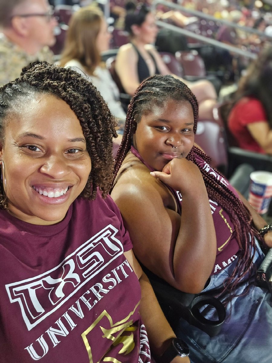 MsLDMac's tweet photo. Another TXST Family Weekend in the books! ❤️🐾 Good food, football, outlet shopping & we gave my daughter her car! 🚗🎉 She wanted us to hit the club too, but we didn’t make it. 😂 Maybe next year! Fun times as always! ❤️ #TXST #FamilyWeekend https://t.co/eCJpMSi0Nn