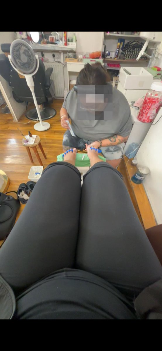 Bhadasskitty's tweet photo. I’m back—pay for my pedicure 🫴🏽

#feet #findom https://t.co/KTw61WTnOM
