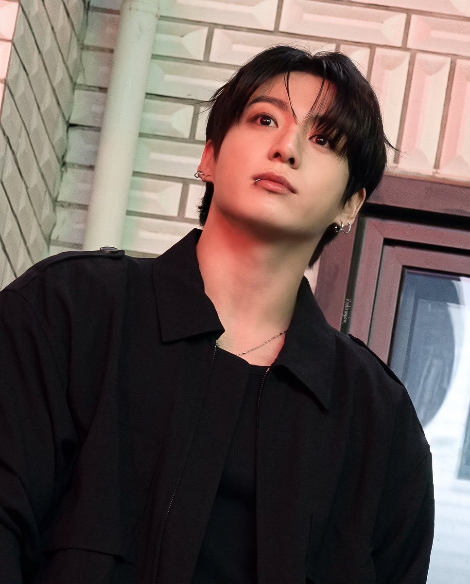 JEONKH_'s tweet photo. MOST HANDSOME MAN ALIVE https://t.co/UaTBO4srKw