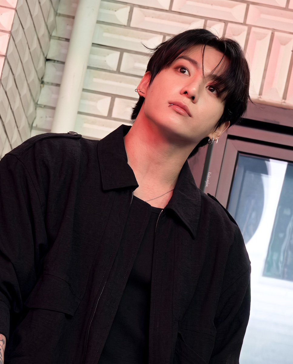 JEONKH_'s tweet photo. MOST HANDSOME MAN ALIVE https://t.co/UaTBO4srKw