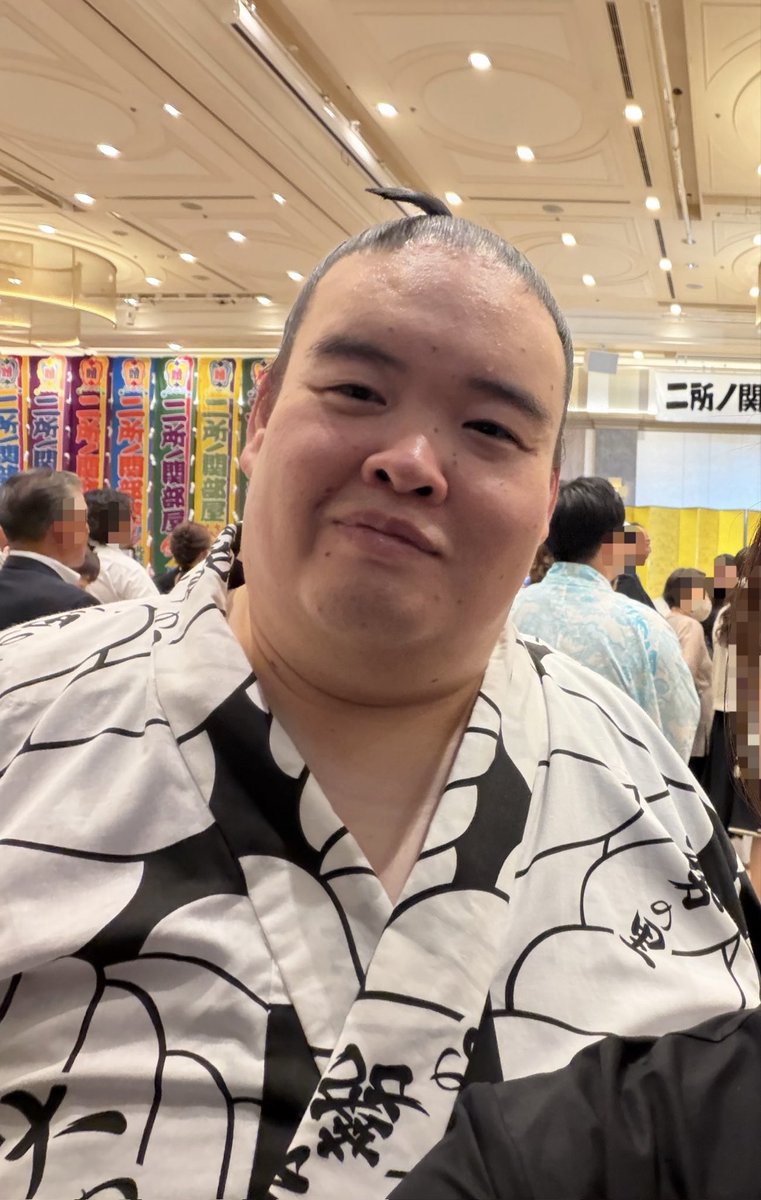 sakuraBluee tweet picture