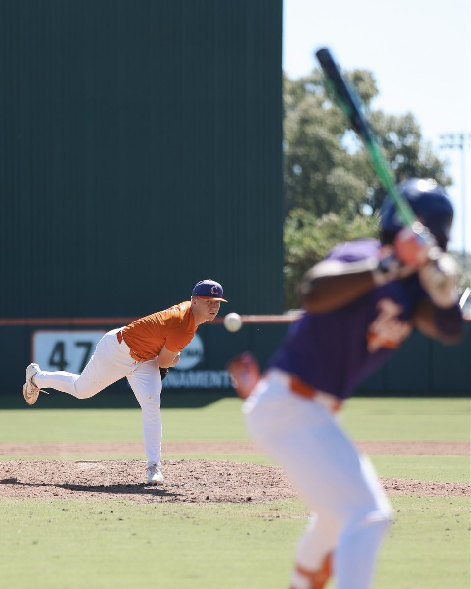 ClemsonBaseball's tweet photo. Settled into fall 🍂 https://t.co/adqffPehYQ