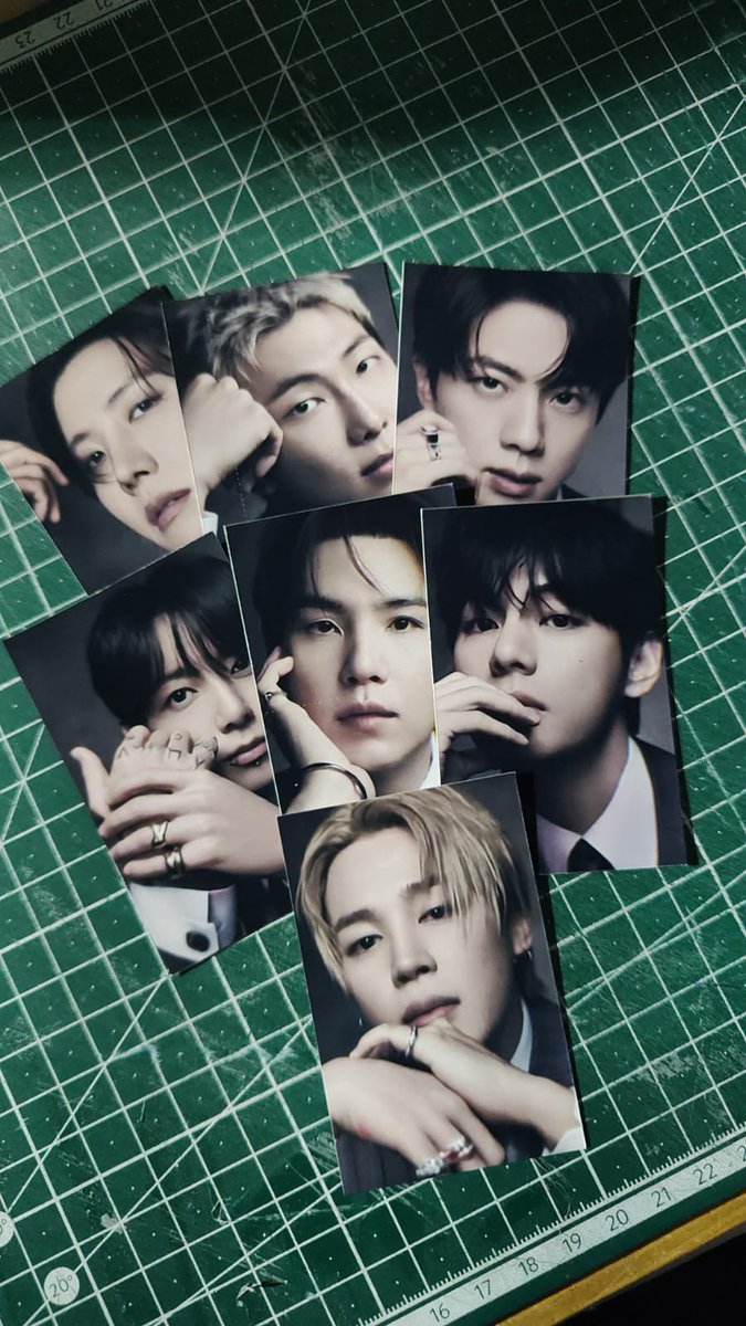 MacuKurz's tweet photo. Todas muestran sus freebyes. Yo muestro las Photocards que van a tener dentrooo https://t.co/x3KpZiVVjb