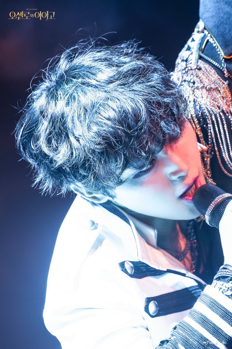 MJ_PlayPic's tweet photo. 오셀로와 이아고 20260926 18시
스페셜 커튼콜
M7. 질투를 조심하라

이아고 役 김경록 배우 https://t.co/qA3QCnEHUI
