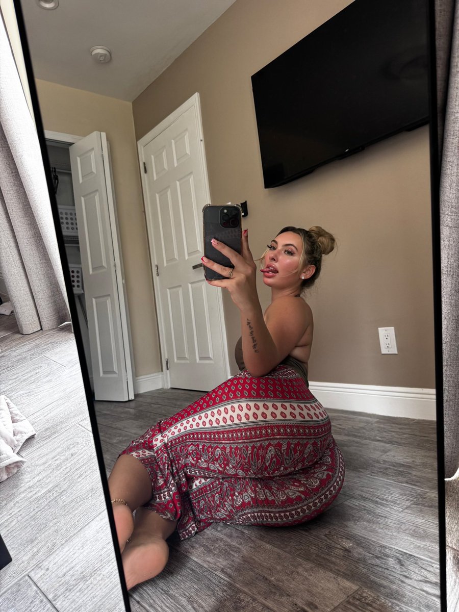Vale2cute's tweet photo. So fawkin Thickk 🥹. Your type? https://t.co/4X7N3Cyc1F