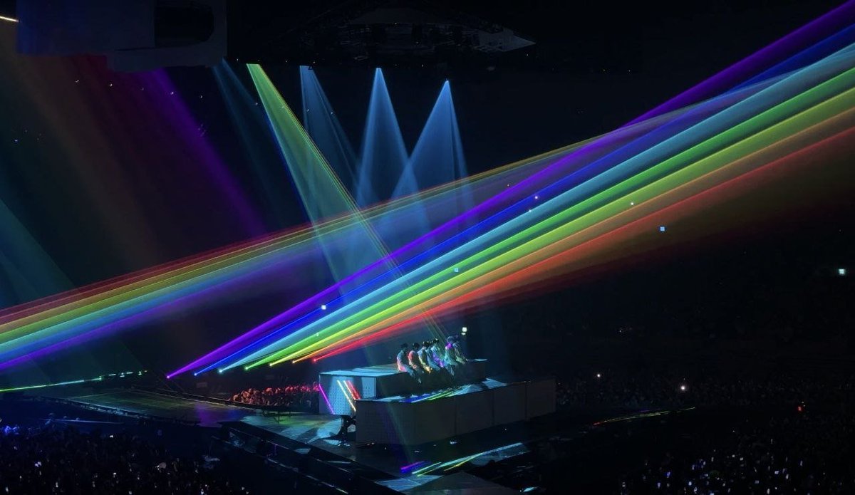 ojeno's tweet photo. Seven silhouettes painted in every color of the night, just like a rainbow. https://t.co/gc3kMQigug