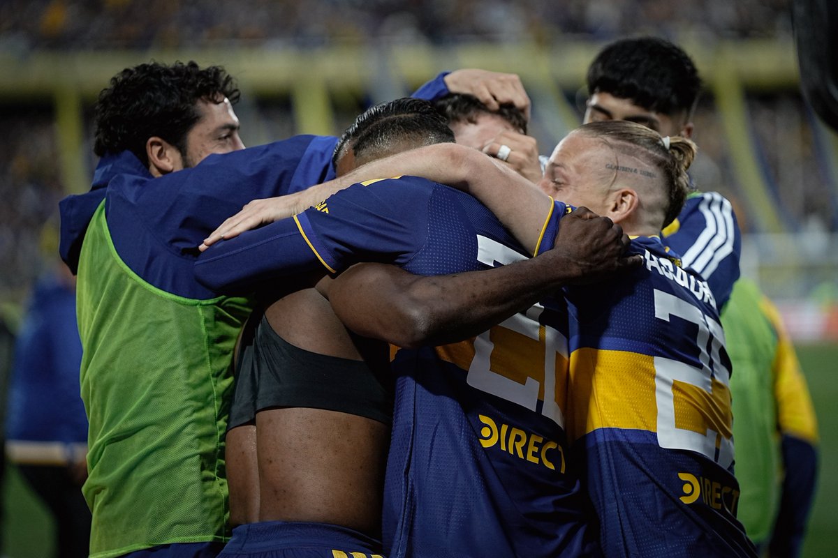 BocaJrsOficial's tweet photo. Ya todos saben que La Boca está de joda 🇸🇪 https://t.co/4LrbKcPjfY