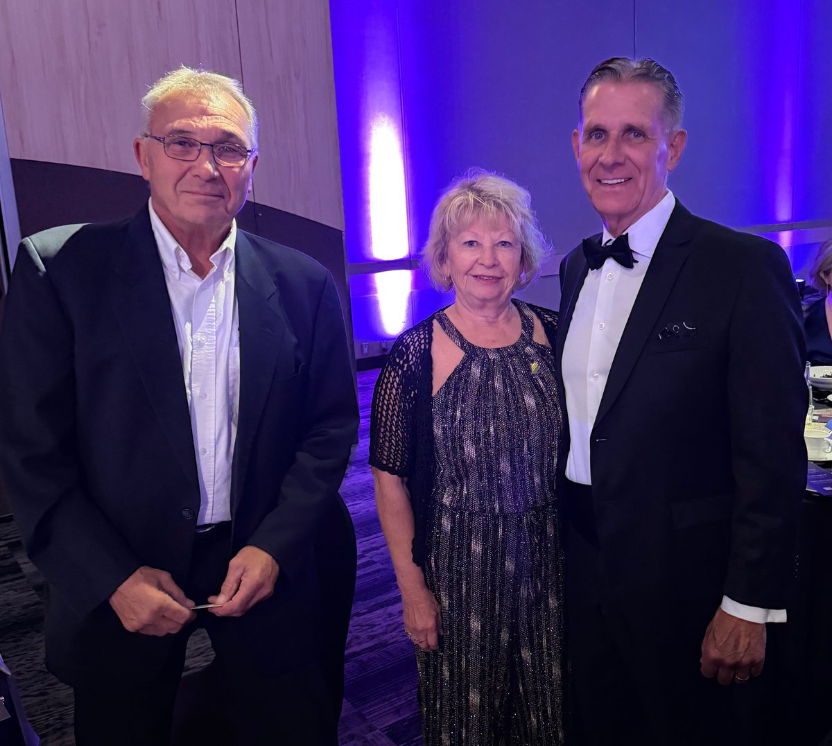 MetCredit's tweet photo. (L–R) Michael Yaholnitsky of Good Spirit Air Service, his wife Carol, and David Hopkyns of MetCredit, attending the ABEX Awards gala in Saskatoon, sponsored by MetCredit.

#ABEXAwards #SaskatchewanChamber #Saskatoon #MetCredit https://t.co/5qW13ZDHbA