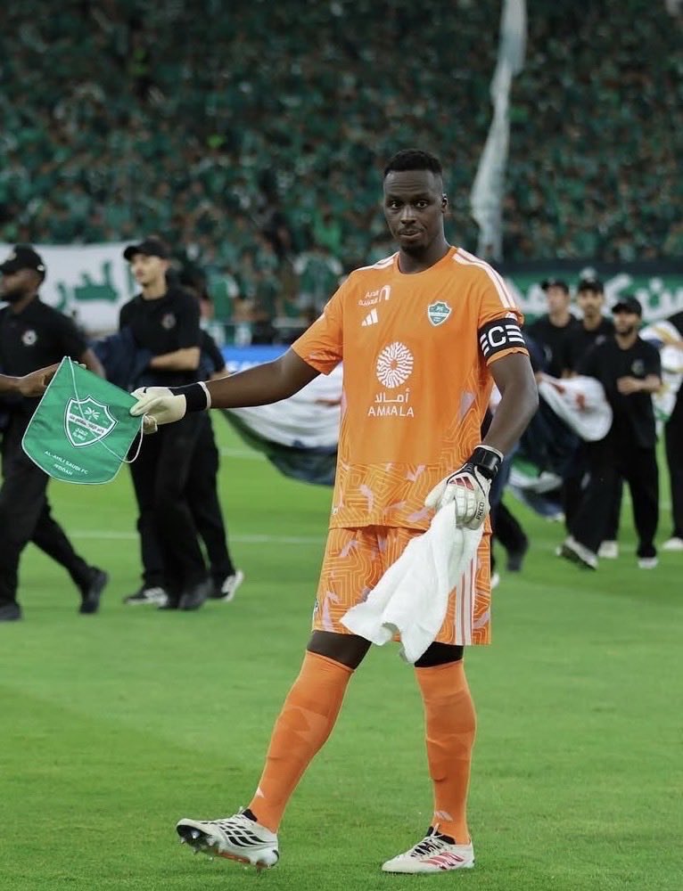 AhliXtra's tweet photo. 🚨الصحفي رودي غاليتي :

ادوارد ميندي مرشح قوي للفوز بجائزة ياشين لأفضل حارس في العالم https://t.co/YDdFhmnw9G