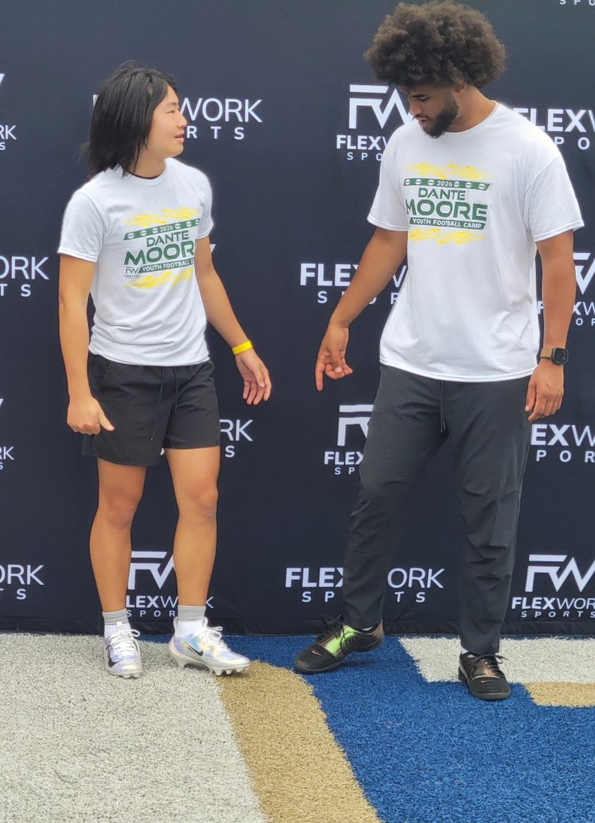 MagnusJPark's tweet photo. This summer, I had an absolute blast at Dante Moore’s camp! 🙌

It was truly inspiring to see Dante take the time to spend it with all of us and create such a memorable experience. Grateful for the opportunity, the memories, and the inspiration. 🏈 and passionate about our cleats/shoes @Nike

Prayers up for #5! 🙏💪
Keep fighting, Dante! We’re rooting for you! 
@oregonfootball @TheOregonDuck @CoachDanLanning #goducks #nfl #magnusQB #QBMagnus
