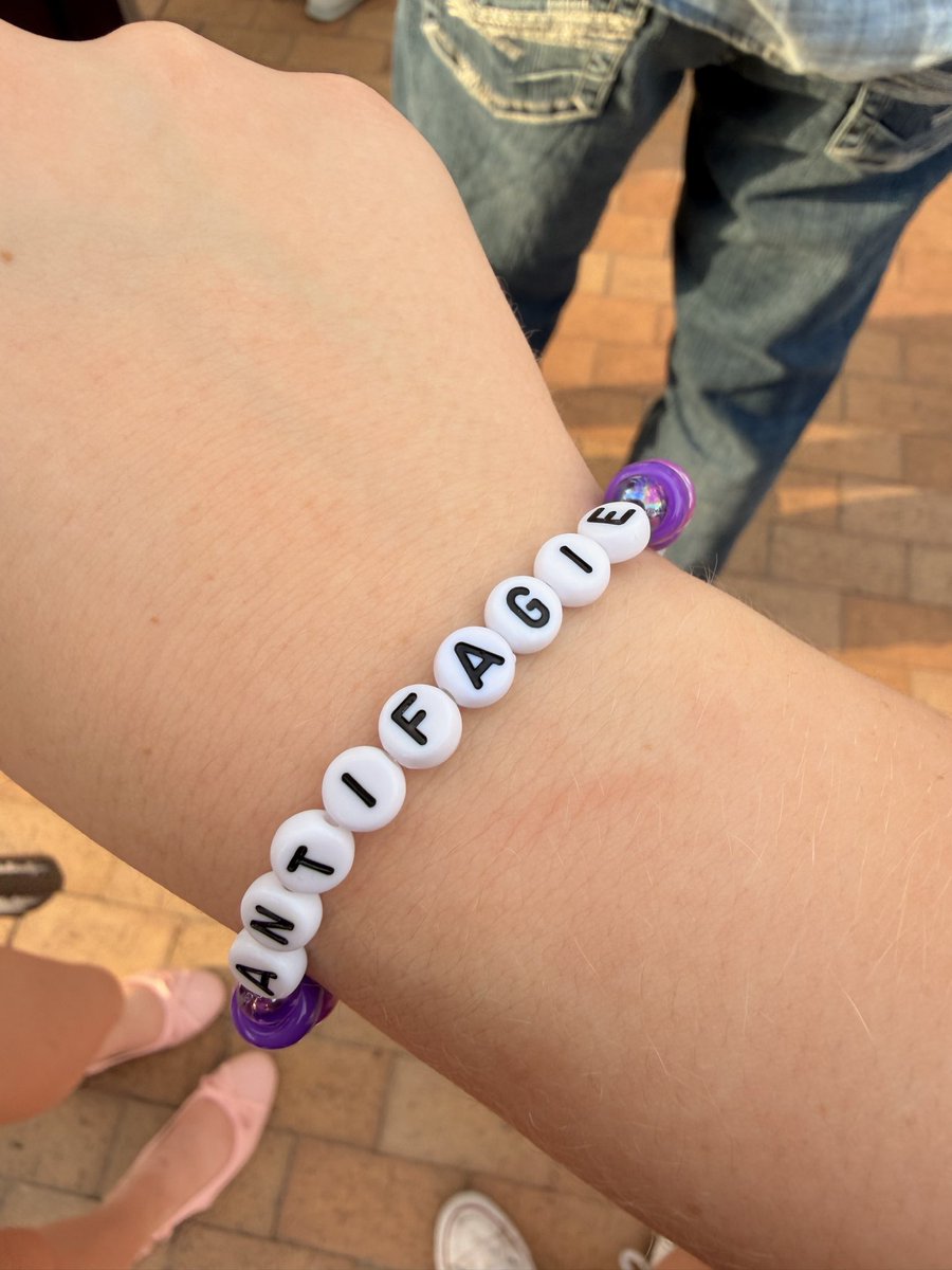 danzzzpo's tweet photo. Oh ok. https://t.co/sJFJ6XaPId
