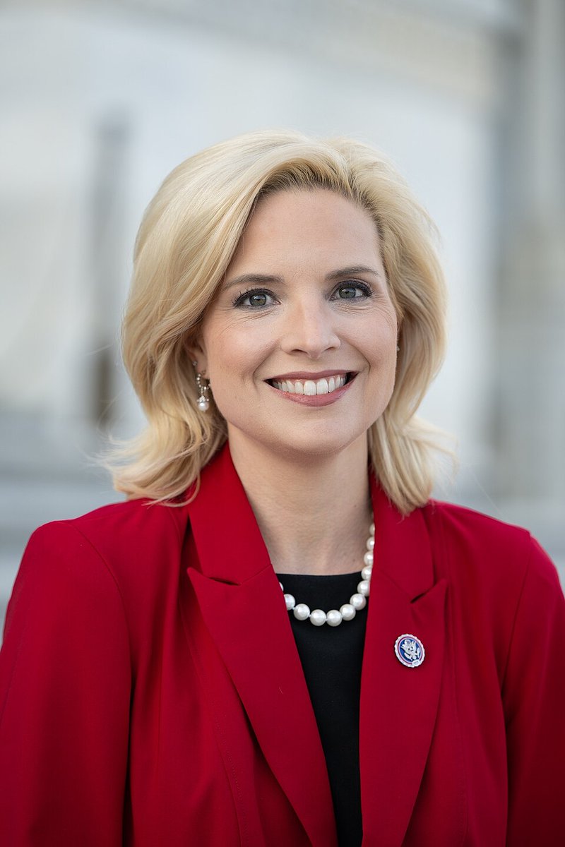 ElectionTime_'s tweet photo. 🚨BREAKING: Republican Ashley Hinson continues to lead in the Iowa Senate race.

Iowa - 2026 Senate (odds)
🟥Ashley Hinson 58%
🟦Josh Turek 42%

Hinson is running to succeed the retiring Joni Ernst and remains the favorite to win, even as Iowa’s race for governor becomes increasingly competitive.

Odds via @Kalshi.