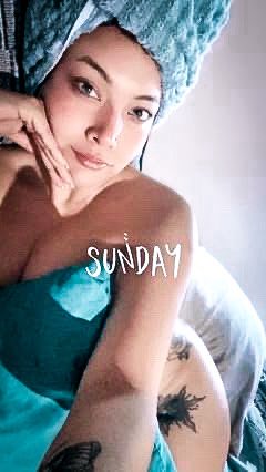 cherry_redbomb's tweet photo. Happy Sunday everyone!🌹 https://t.co/u2tBt8oJjg