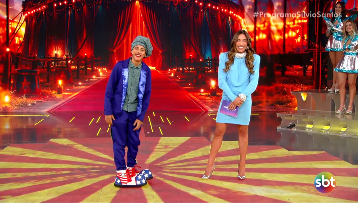 otcomentatudo's tweet photo. Genteeeeee
O Palhaço Sucatinha voltou!!!!!!!

Como o tempo passou voando!!!!!!!! Um dia desses ele estava fazendo piada com o Silvio Santos. Agora está fazendo palhaçada com a Patrícia Abravanel.

#ProgramaSilvioSantos https://t.co/qzAHC85ZJx