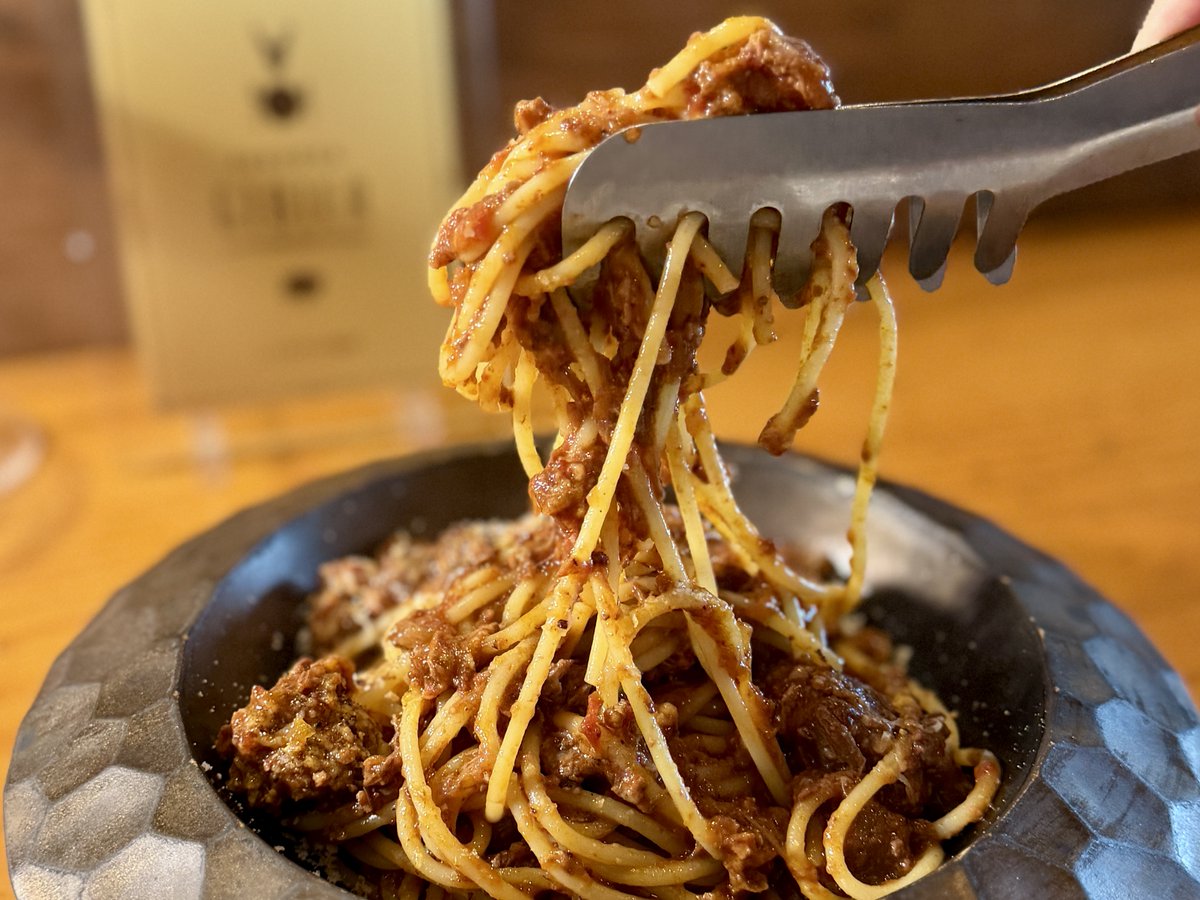 devi_log's tweet photo. Trattoria？ tano [警固]｜15時から楽しめる炭火焼きとワインの店

▶ 2026年8月に春吉から警固へ移転リニューアル
▶ 15時から営業しており、明るい時間から料理とワインを楽しめる
▶ 備長炭でじっくり焼き上げる肉料理やジビエの炭火焼きが人気

詳しくはUMAGAに書きました。
リンクはコメント欄で https://t.co/qRrHLtlAvP
