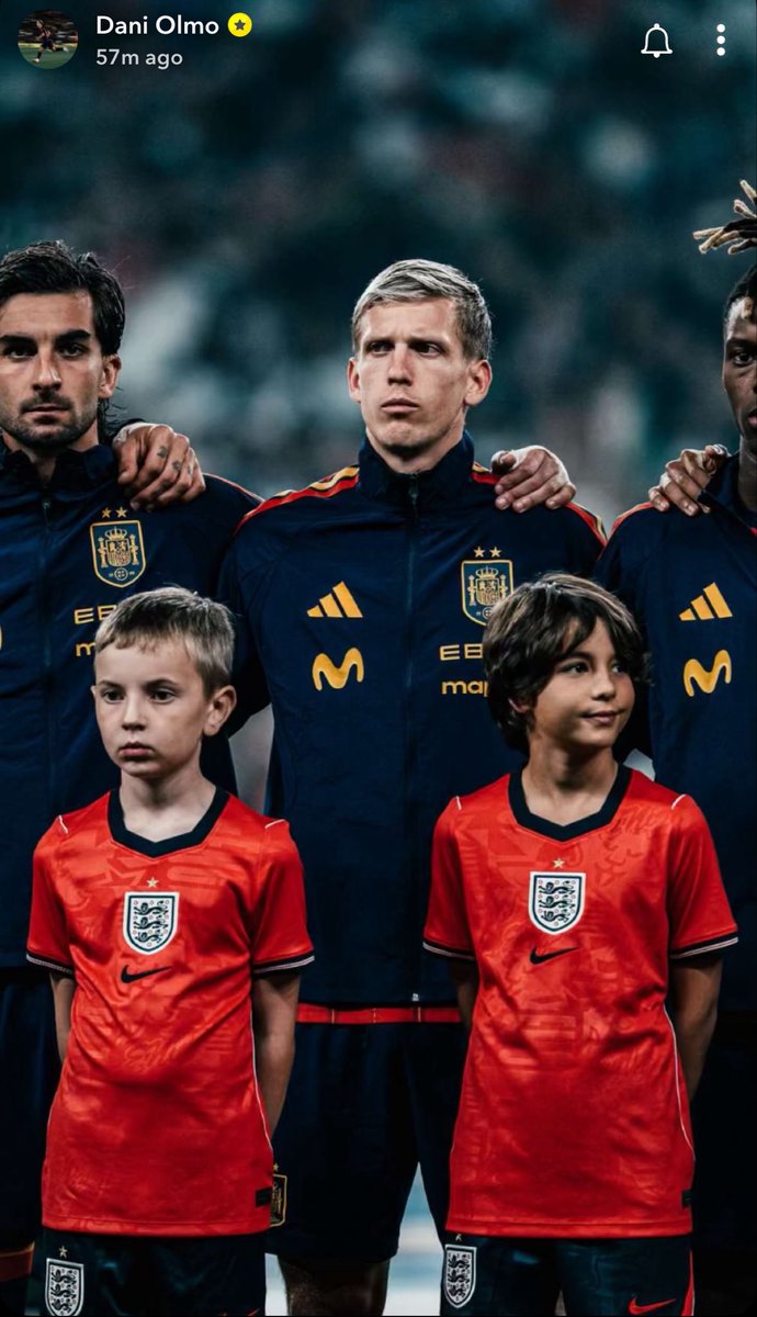ferranstiburon7's tweet photo. puede que suene a locura, pero no se parece el niño entre dani y nico al bebé ferrán y el niño entre ferrán y luego dani al bebé dani?!?! no son idénticos, pero hay similitudes obvias!!! https://t.co/uWkrGiDSXv