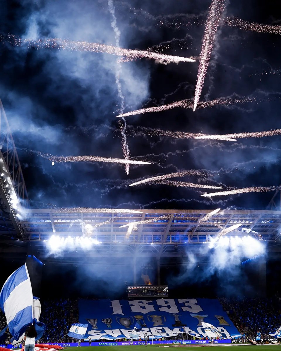 DragaoNews1893's tweet photo. NA EUROPA E NO MUNDO, TUDO JÁ VIMOS GANHAR... FUTEBOL CLUBE DO PORTO! 💙🤍

133 ANOS DE VITÓRIAS SEM IGUAL! 👑 https://t.co/AcfXyYhIow