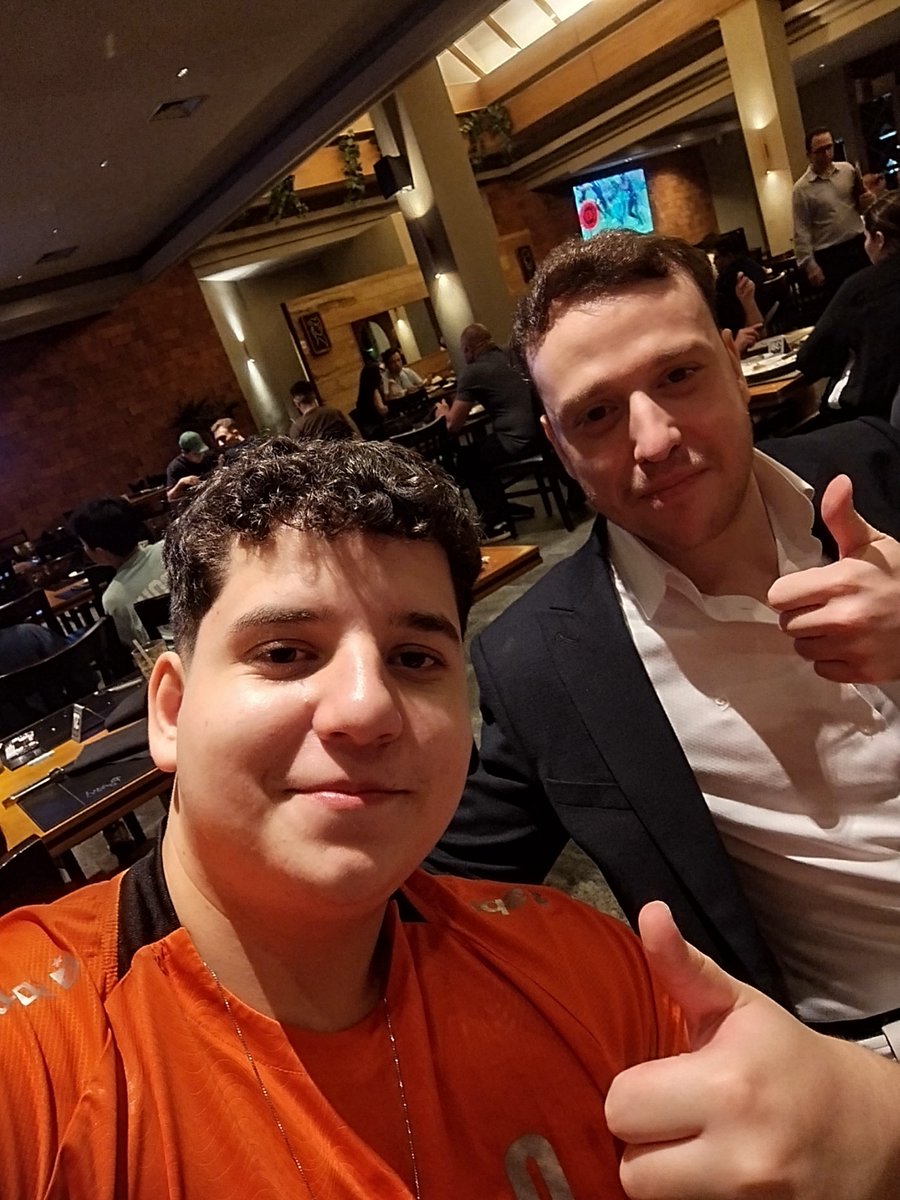 Duduhhlol1's tweet photo. 3-2 contra a @LOUDgg  e estamos na final e worlds. Muito feliz de poder mostrar meu potencial e principalmente poder alcançar isso com esse time e o @Invokid_lol q sempre me ajudou e tava sempre falando o que eu precisava fazer! LESGO https://t.co/AAdR4dIpTJ