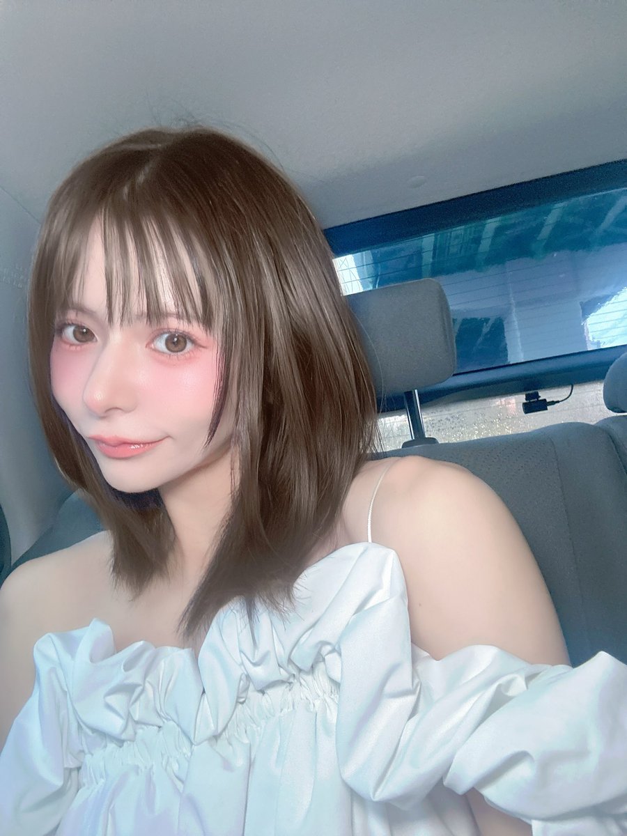 kure_yumi's tweet photo. 珍しく（？）かわいい服着てきたよ👗

もうすぐメガコンコルド1280稲沢店ｻﾏに到着します！
楽しもうね♬︎

#PR https://t.co/D1dj6GMbOE
