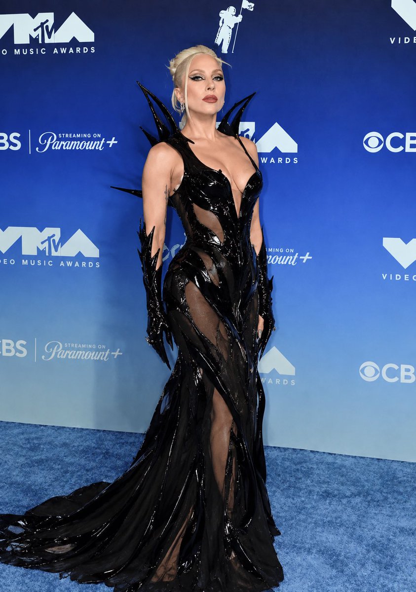 _TOMI_TOMI_TOMI's tweet photo. Lady Gaga has arrived at #VMAs https://t.co/3038EE7h9r