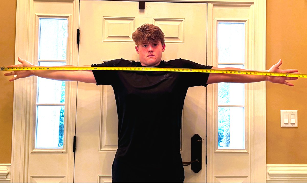 BrodieMolden's tweet photo. 75.5” wingspan | 32.5” arms at 16. Still growing 👀
OL/DL | Class of 2028
#Gettingbigger https://t.co/foEQPAHFpv