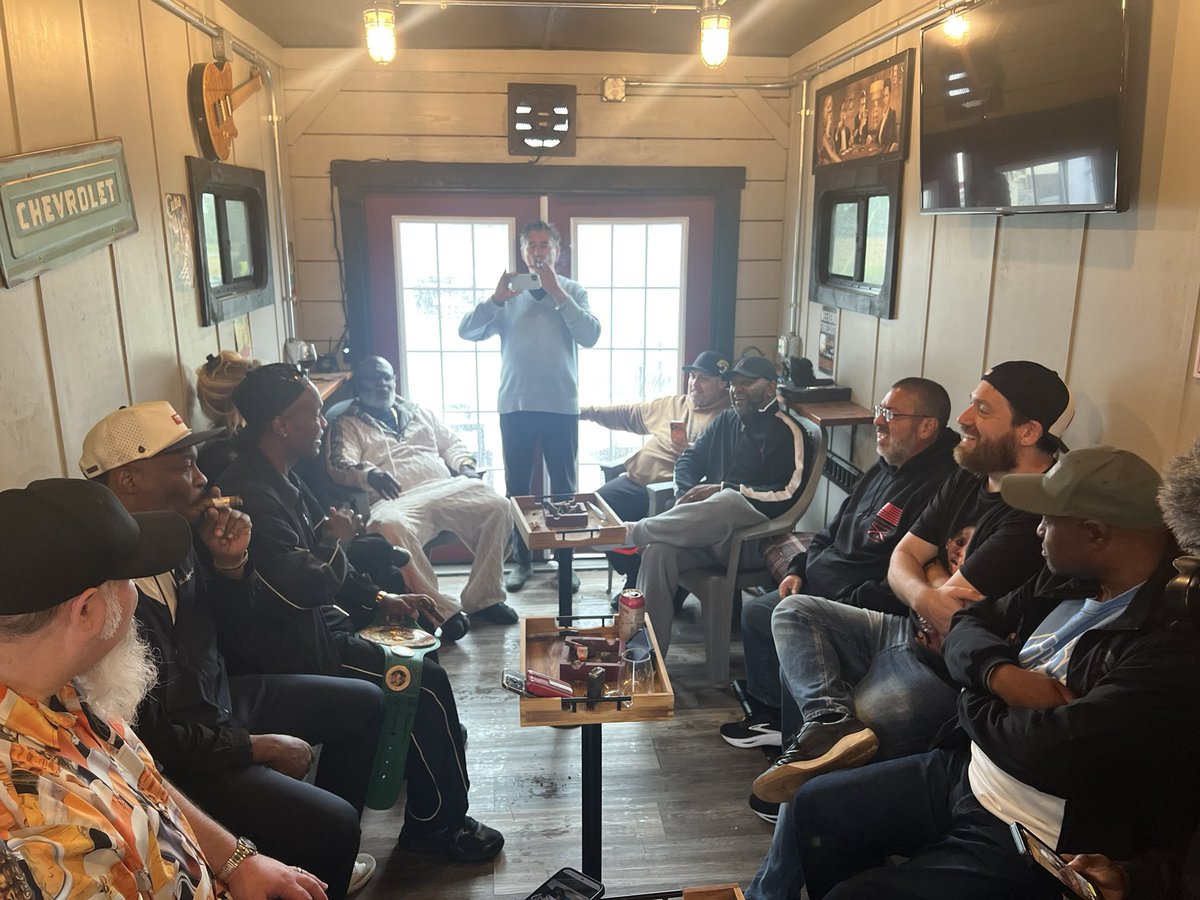 DonovanKasp's tweet photo. So anyone else spend like an hour or more in a cigar trailer with James Toney, @SUPERJUDAH and Donny Lalonde. 

Meet your heroes. You won’t regret it. https://t.co/RzLZNnt6RA