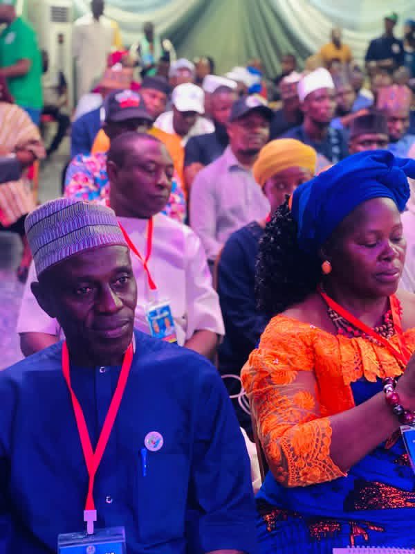 OfficialSeyi027's tweet photo. Live pictures from the ongoing meeting between the APM Presidential Candidate and Governor of Oyo State, HE Engr Seyi Makinde, @seyimakinde his running mate, HE Alhaji Lawal Musa Daura, and all candidates for the 2027 general elections from the north central zone. The meeting is taking place in Lafia, Nasarawa State ahead of the scheduled North Central Town Hall meeting of APM. 

Join the #ResetNigeria movement. 

APM…Nigeria First!