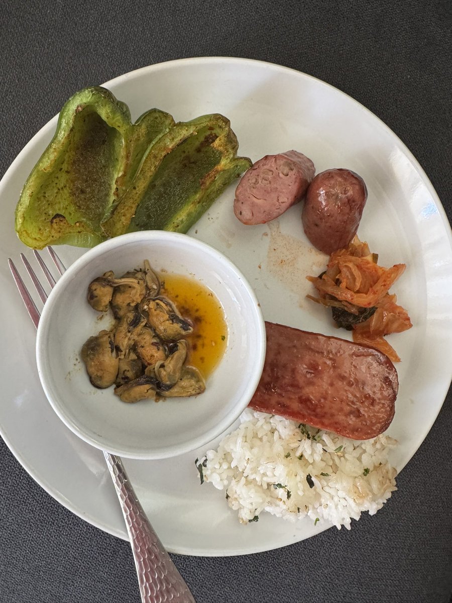 dntfall4thetrap's tweet photo. This is a girly snack https://t.co/8kCCoc5W9b