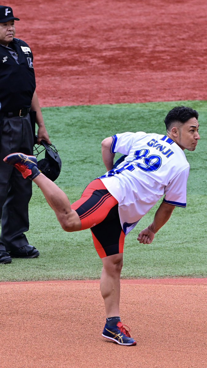 _GUNJIKUN_'s tweet photo. 郡司くんの人生初の始球式🐶⚾️悔いのないように形に残したくて📸プロのカメラマンさんを雇って撮影をお願いしました꒰՞｀o̴̶̷ ⩊o̴̶̷´՞꒱💙⭐️発表の半月前こそ "郡司くんがハマスタで始球式してくれたら専属カメラマン雇う" って話してたんだよ📨ˊ˗ こんなにすぐ叶うなんて(  ߹꒳​߹ )💘 https://t.co/MKyqTx37KO