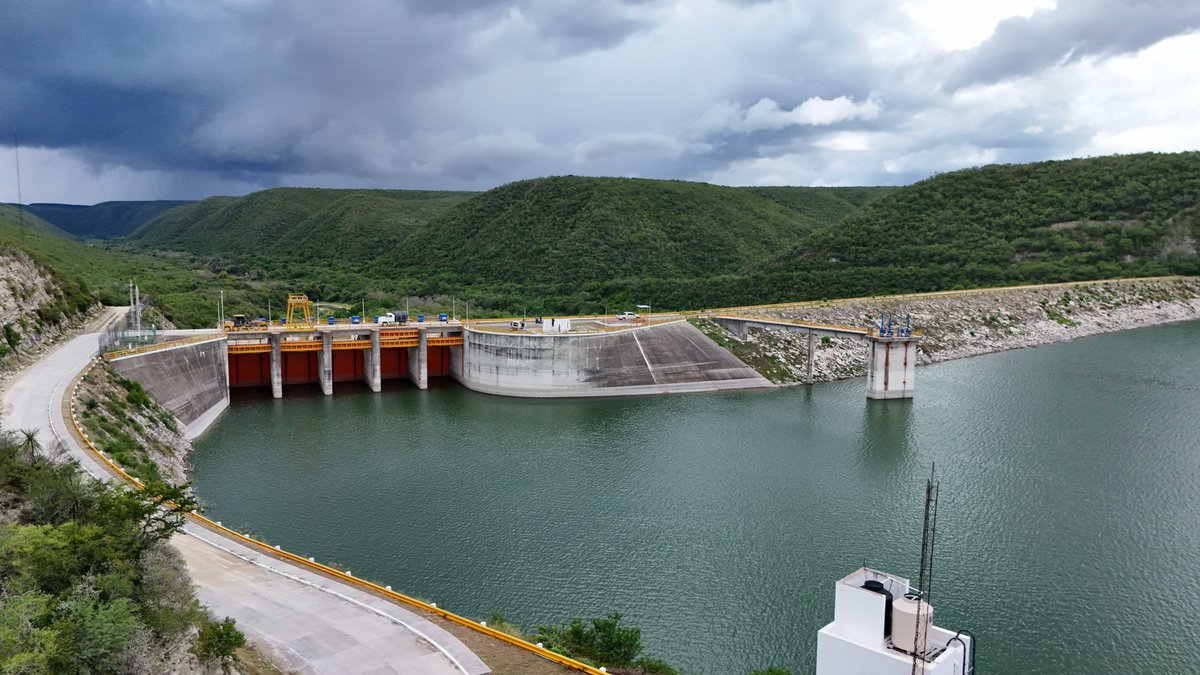 ConaguaOCGNte's tweet photo. Hoy conmemoramos el 55 aniversario de la inauguración de la Presa Vicente Guerrero, ubicada en Padilla, Tamaulipas.

Desde 1971, esta importante infraestructura hidráulica ha sido fundamental para el almacenamiento y aprovechamiento del agua, además de ser una de las principales fuentes de abastecimiento para Ciudad Victoria a través del Acueducto Guadalupe Victoria.

Conagua reconoce su importancia para la seguridad hídrica, el desarrollo agrícola y el bienestar de las familias tamaulipecas.
