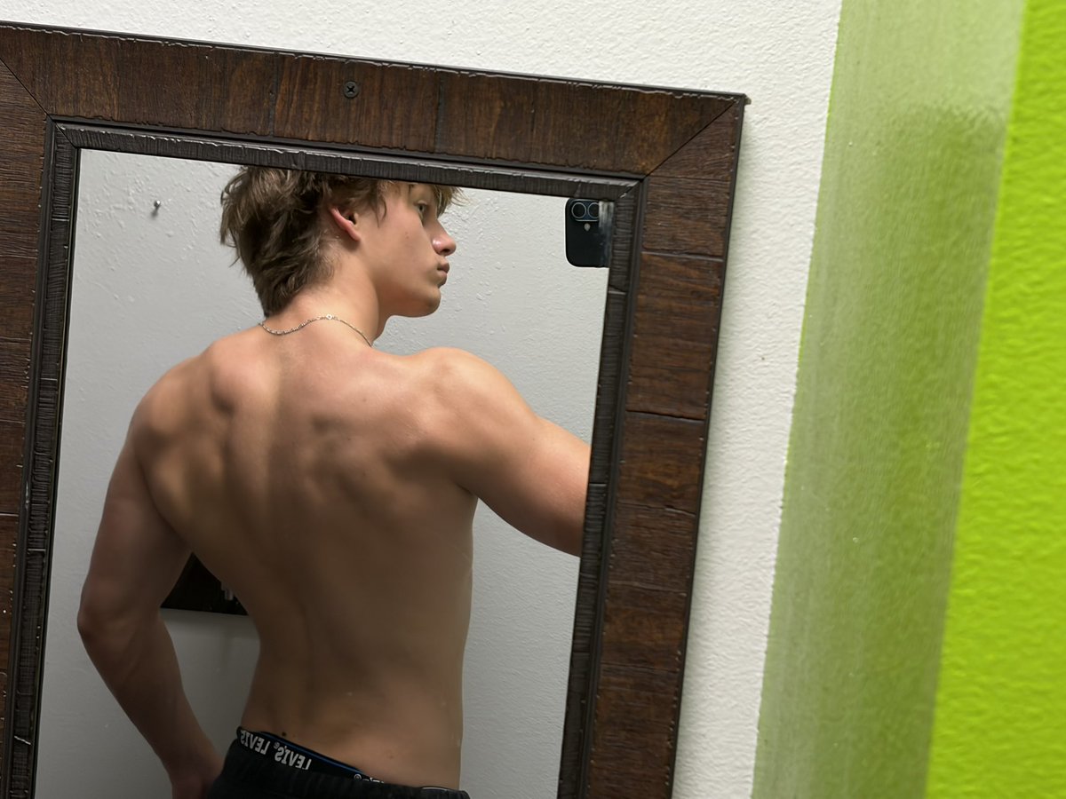 MasterSevv's tweet photo. I know you f*gs like the view from the back https://t.co/xqaTnolOV3